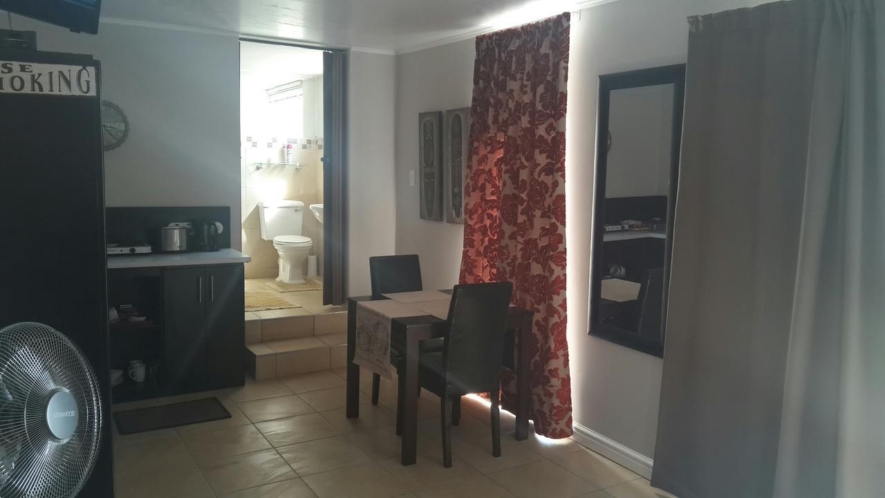Beachway Guesthouse Port Elizabeth Exterior photo